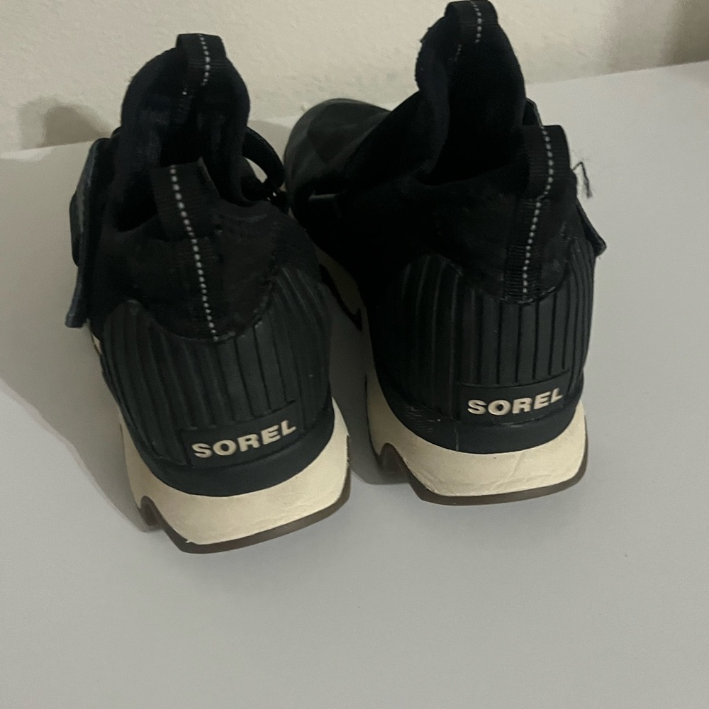 Sorel Kinetic Sneak Sneakers Shoes - Women’s Size 6 Black - Slip On - Picture 3 of 6